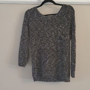 Garage black & white sweater